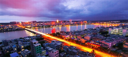 南宁市黄焖鸡米饭行业生意好做吗，在南宁市可以开几家风临房黄焖鸡加盟店