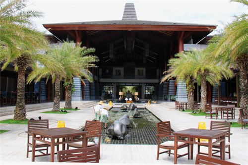 女友不带包包怎么办（不拿包包的女生）